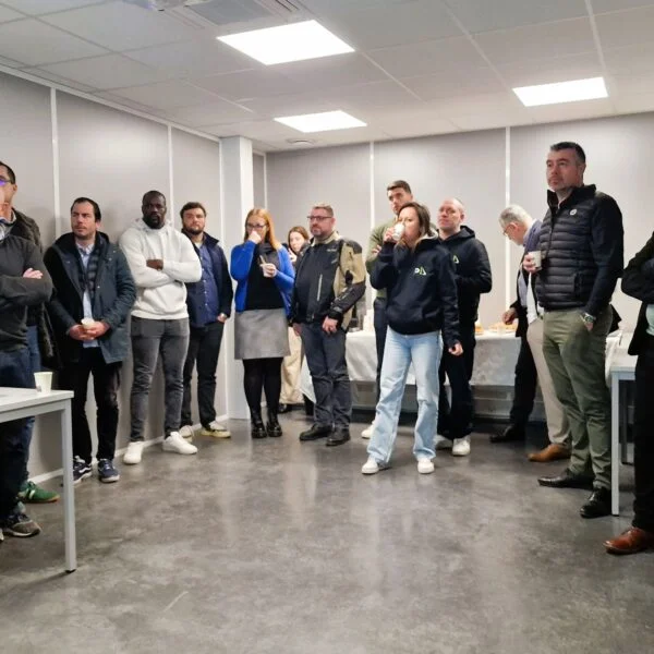 dej4